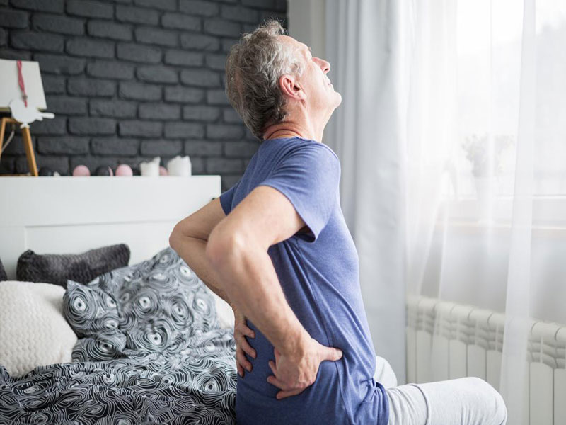 Nệm Ngủ Ngon - Đau lưng nên nằm nệm gì? Top 5 nệm dành cho người đau lưng