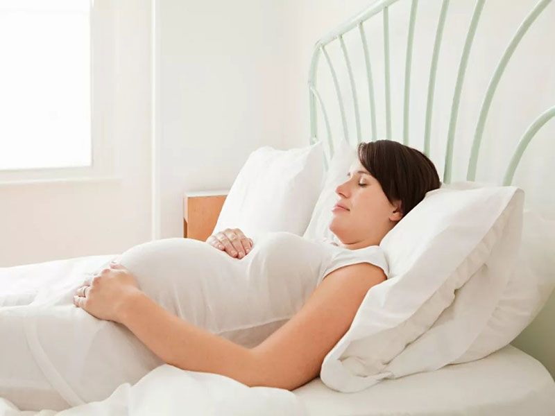 Nệm Ngủ Ngon - Mẹ bầu nên ngủ tư thế nào cho tốt?