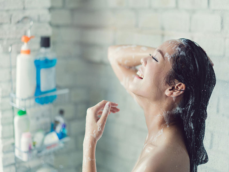 Nệm Ngủ Ngon - Có nên tắm trước khi đi ngủ? Câu trả lời là có, nếu như