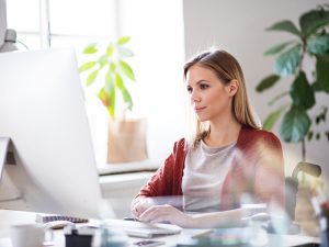 Nệm Ngủ Ngon - Ngồi máy tính lâu nên làm gì? 5 biện pháp hữu hiệu để bảo vệ mắt