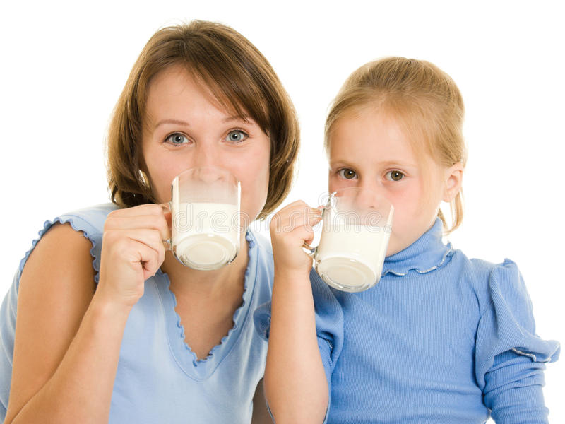 Nệm Ngủ Ngon - Uống sữa trước khi đi ngủ có tốt không?