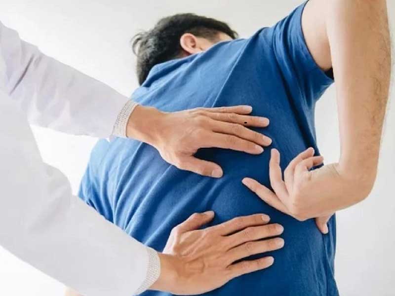 Nệm Ngủ Ngon - Hít thở sâu bị đau lưng là bệnh gì?