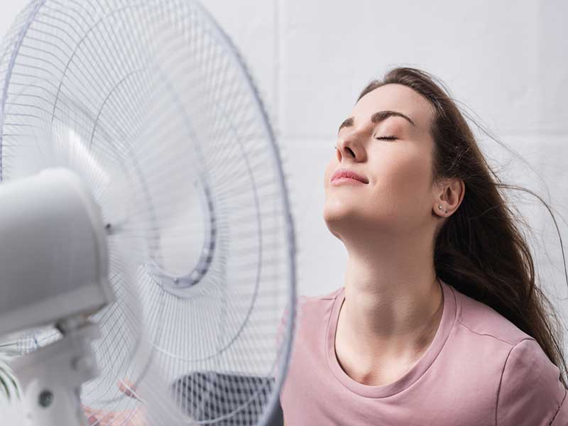 Nệm Ngủ Ngon - Mẹo ngủ với quạt máy giúp bạn ngủ ngon hơn