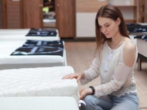 Nệm Ngủ Ngon - Nệm mềm gây đau lưng? Những hiểu lầm phổ biến khi chọn nệm