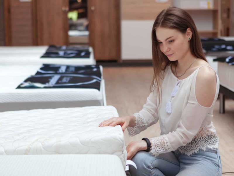 Nệm Ngủ Ngon - Nệm mềm gây đau lưng? Những hiểu lầm phổ biến khi chọn nệm